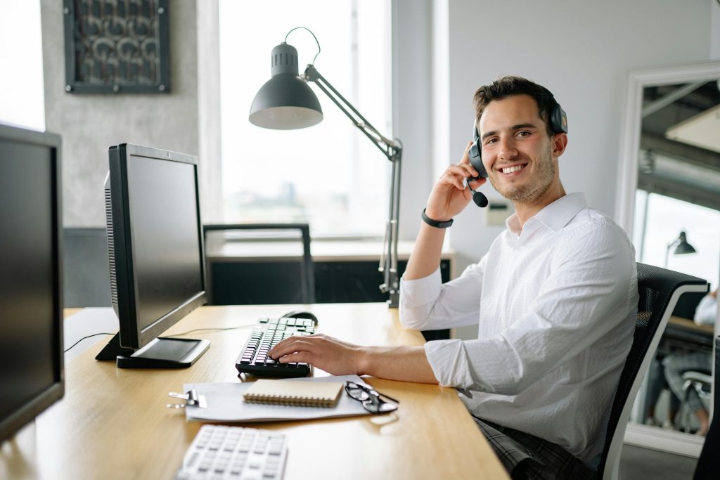 MSP partner using a white label VoIP provider like SE Telecom to deliver modern UCaaS services