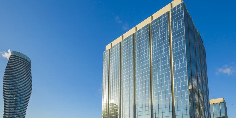 Mississauga commercial office buildings where organizations are adopting cloud phone system Mississauga solutions to replace PBX hardware