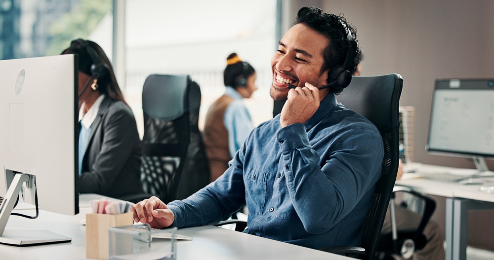 SE Telecom telecommunications providers Canada support team on headsets managing cloud VoIP deployment for a Canadian mid-market organization